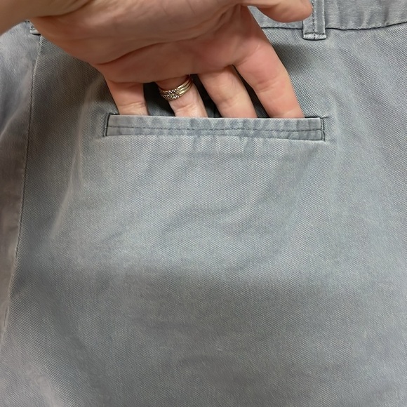 Loft size 8 Light Gray Color Mid-rise 4” Inseam The Riviera Shorts with Pockets - Picture 8 of 11